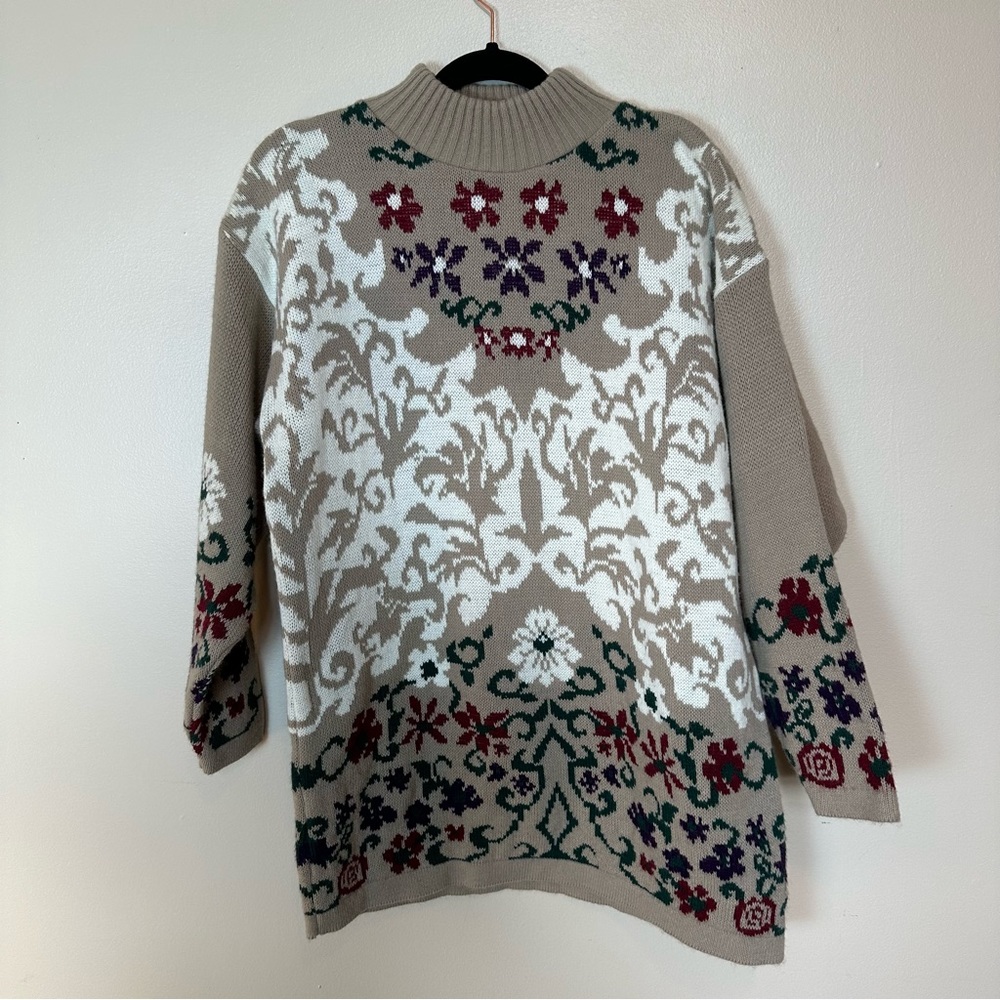 Vintage 90s Dana Scott long floral pattern sweater
